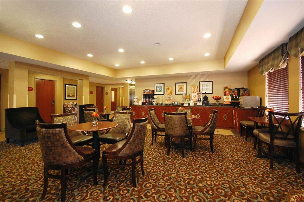Sleep Inn & Suites Near Joint Base Andrews-Washington Area Morningside Restaurant photo