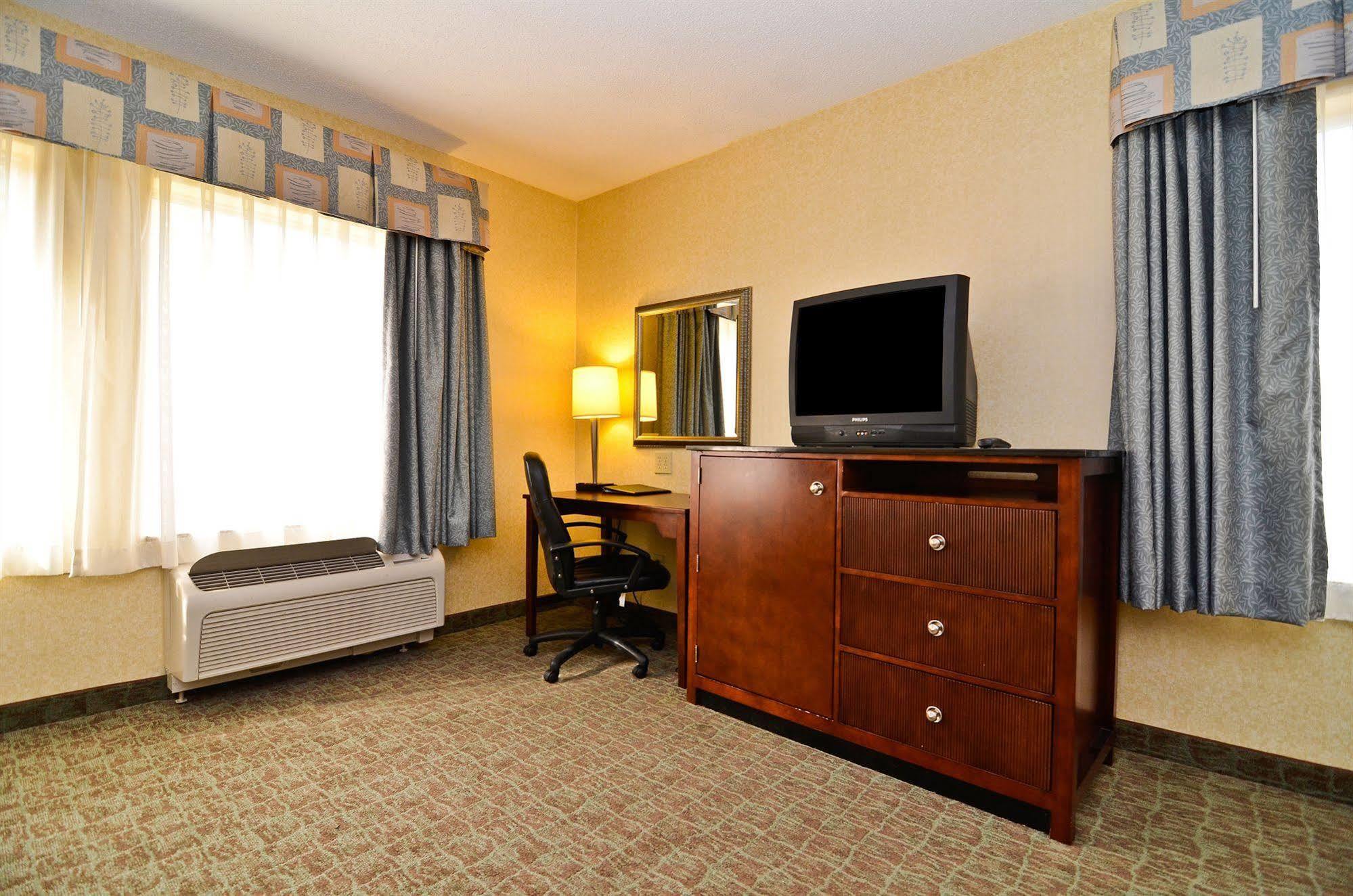 Sleep Inn & Suites Near Joint Base Andrews-Washington Area Morningside Exterior photo