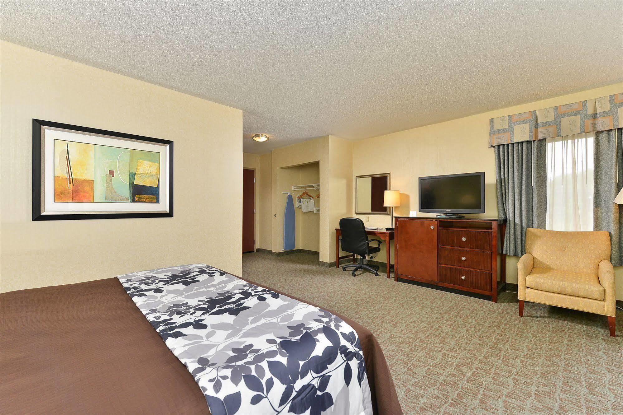 Sleep Inn & Suites Near Joint Base Andrews-Washington Area Morningside Exterior photo