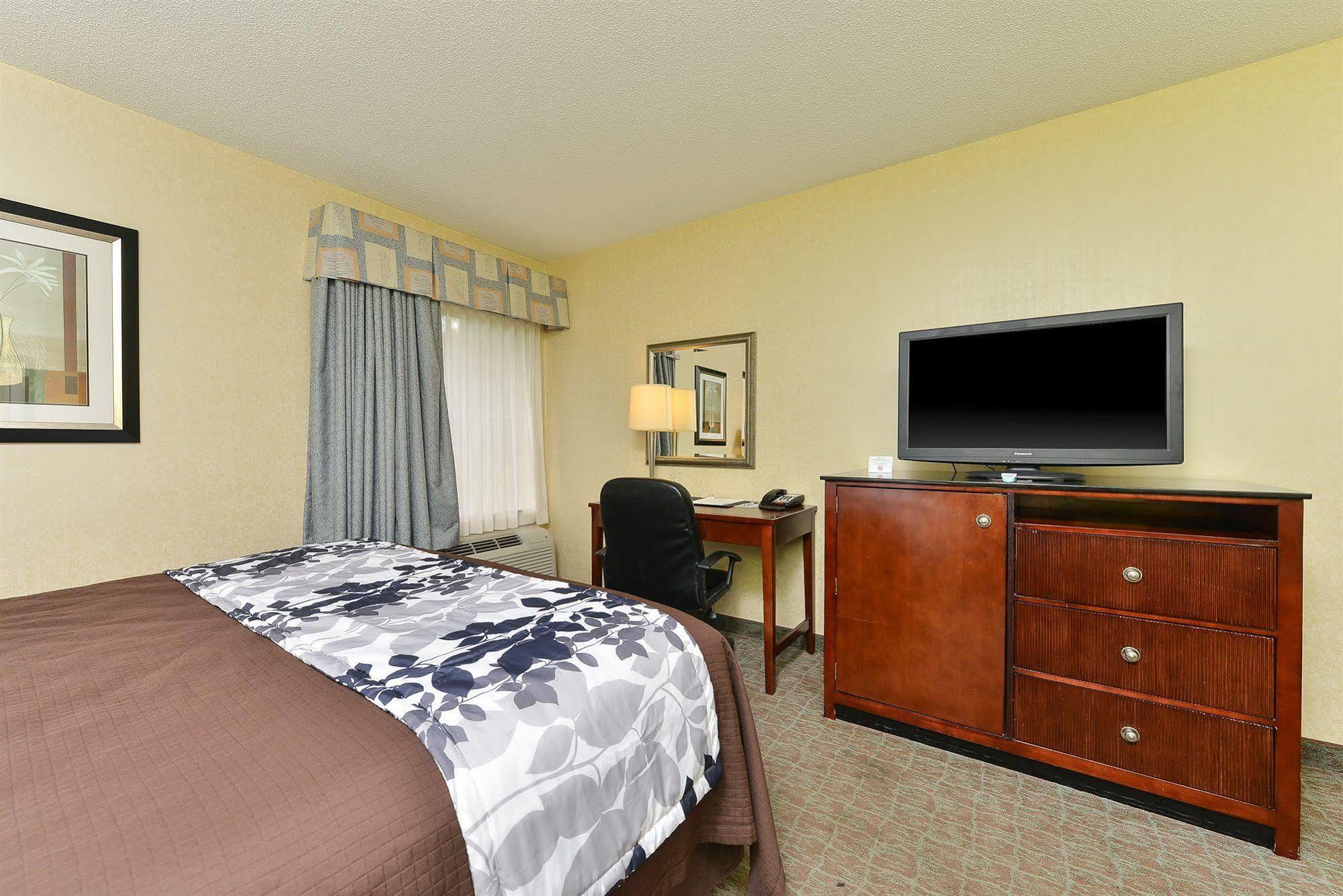 Sleep Inn & Suites Near Joint Base Andrews-Washington Area Morningside Exterior photo